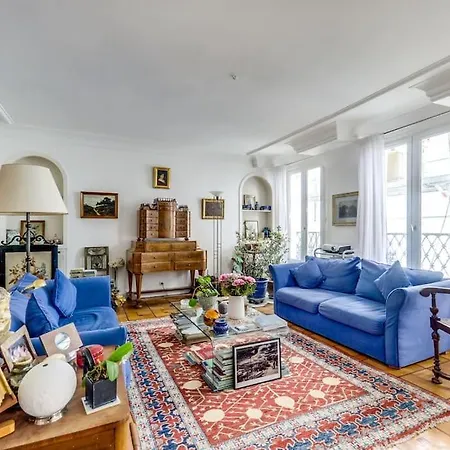 Duplex De Caractere Au Coeur De *