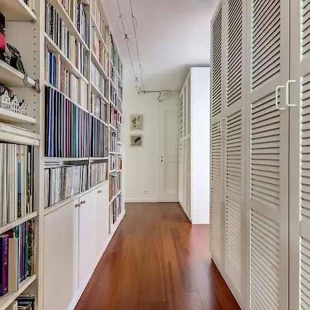Duplex De Caractere Au Coeur De Apartment Paris